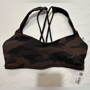 NWT lululemon Free To Be size 6 - NEW WITH TAGS!